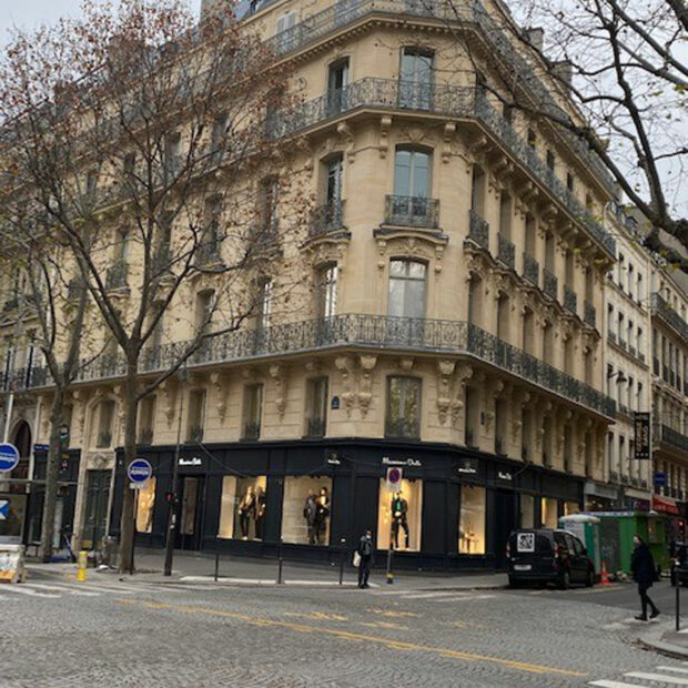 Ravalement de façade d'un immeuble à Paris