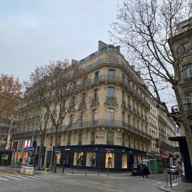 Ravalement de façade d'un immeuble à Paris