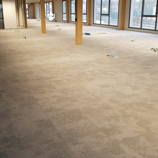 ENGIE STAINS pose de dalles moquettes