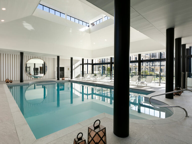 GRAND HÔTEL DE DINARD : rénovation de la piscine