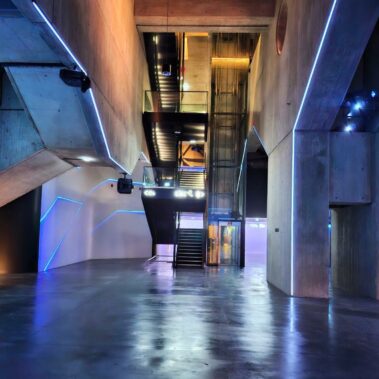 LA GEODE : peinture et revêtement de sols durs pour un complexe de cinéma