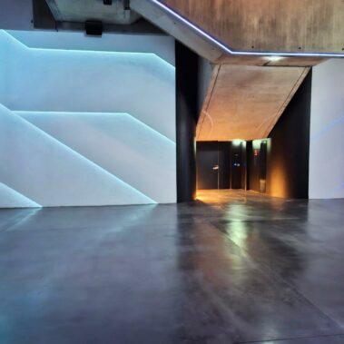 LA GEODE : peinture et revêtement de sols durs pour un complexe de cinéma