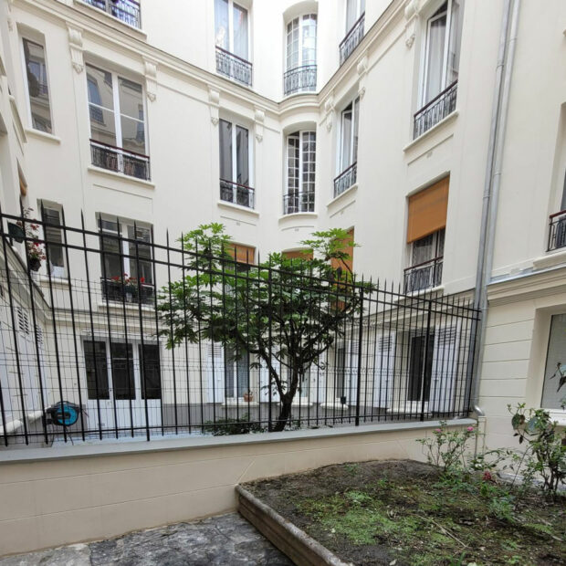 Ravalement de façade d'un immeuble à Paris