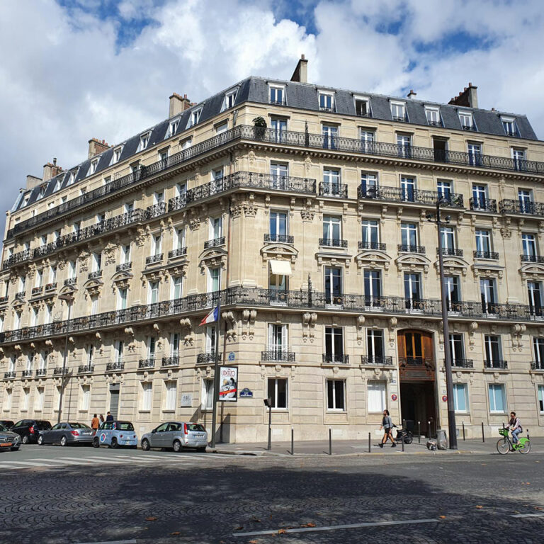 Ravalement de façade d'un immeuble, Paris 17e