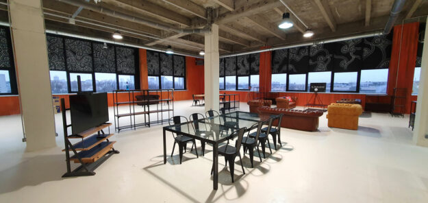 L’INDUSTRIEL COLOMBES : rénovation peinture d'un immeuble de bureaux