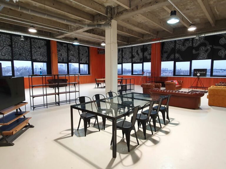 L’INDUSTRIEL COLOMBES : rénovation peinture d'un immeuble de bureaux