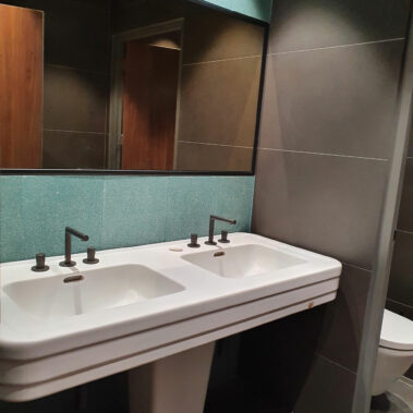 HOTEL VICTORIA PALACE HOTEL : travaux de rénovation salle de bain